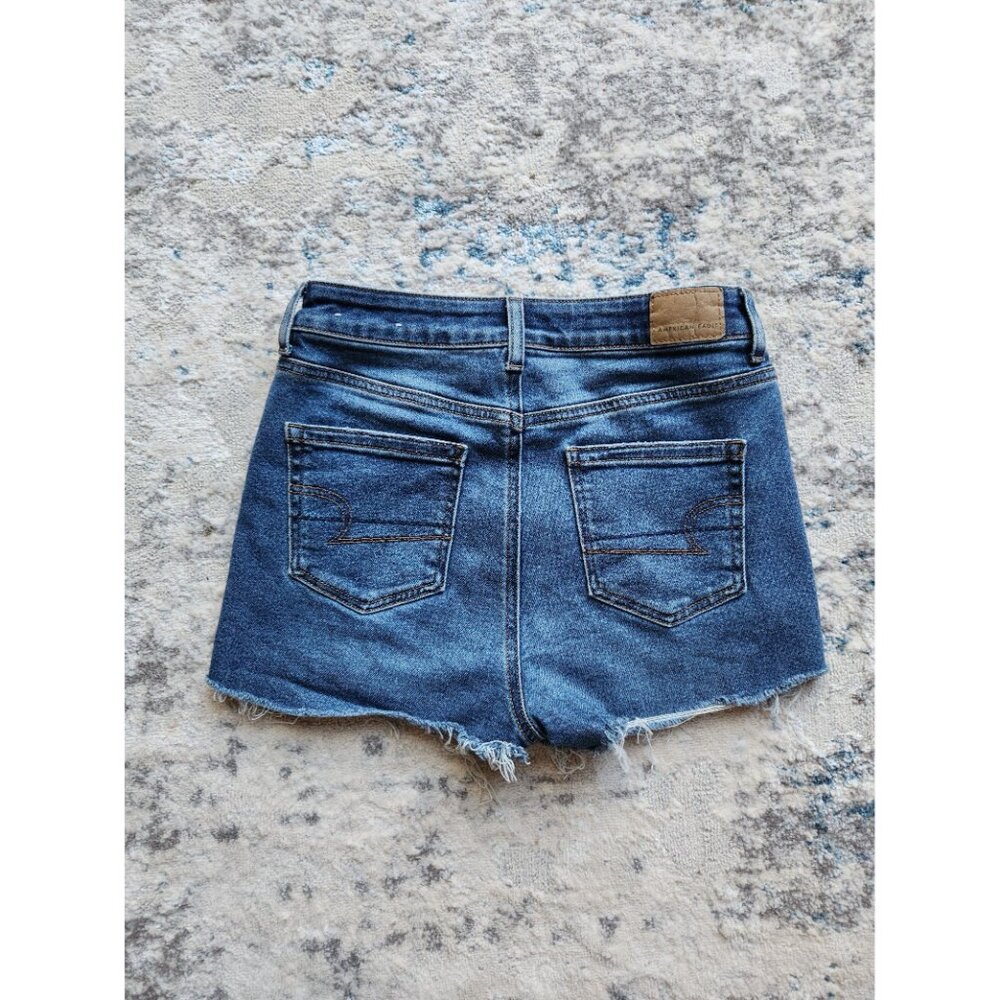 American Eagle Women's Size 0 Distressed Denim Mom‎ Jean Shorts - Picture 2 of 4